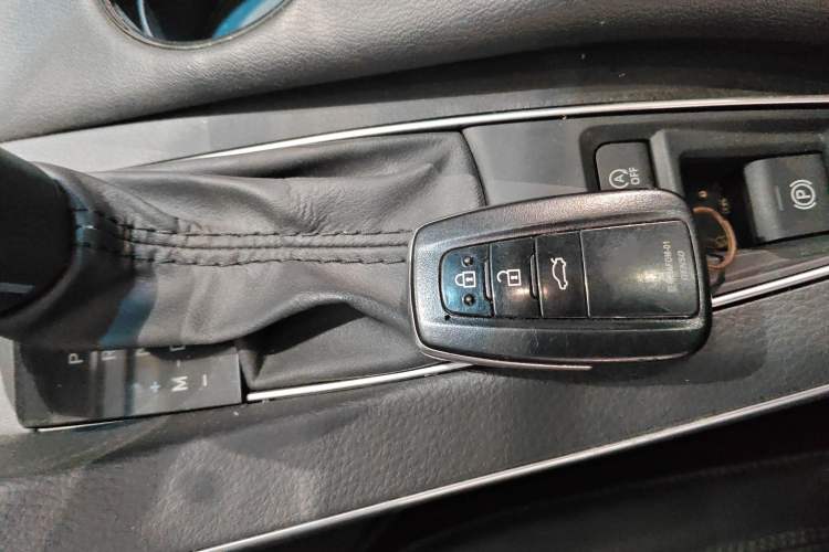 Used Toyota Avalon 2019 2.0L XLE Premium Edition China VI Interior 1
