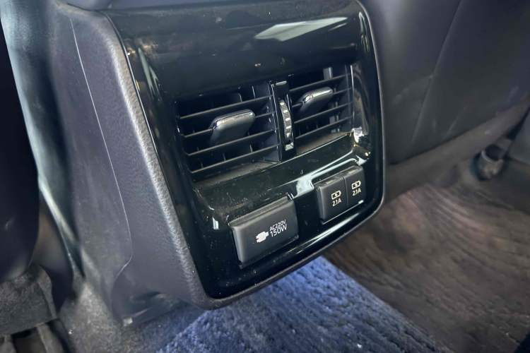 Used Toyota Avalon 2019 2.0L XLE Premium Edition China VI Interior 10