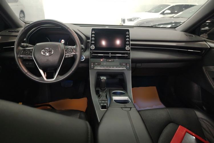 Used Toyota Avalon 2019 Dual-Engine 2.5L XLE Prestige Version China VI Standard Interior 2