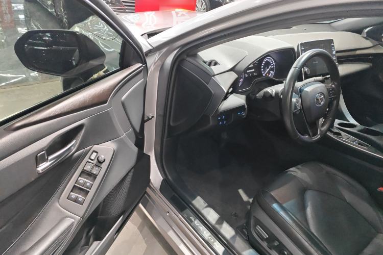 Used Toyota Avalon 2019 2.0L XLE Premium Edition China VI Interior 3