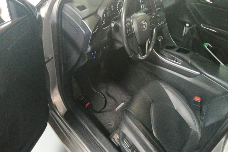 Used Toyota Avalon 2019 2.0L Luxury Edition China VI Standard Interior 3