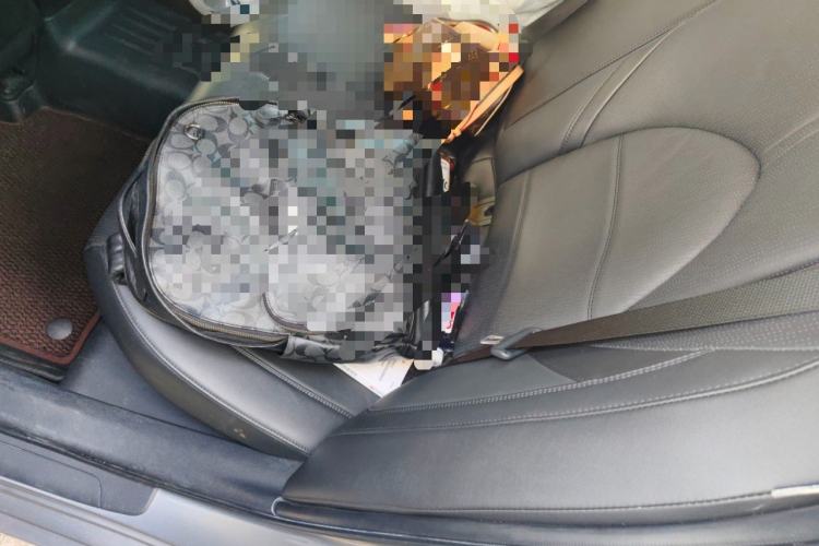 Used Toyota Avalon 2019 Dual-Engine 2.5L Luxury Edition China VI Standard Interior 4