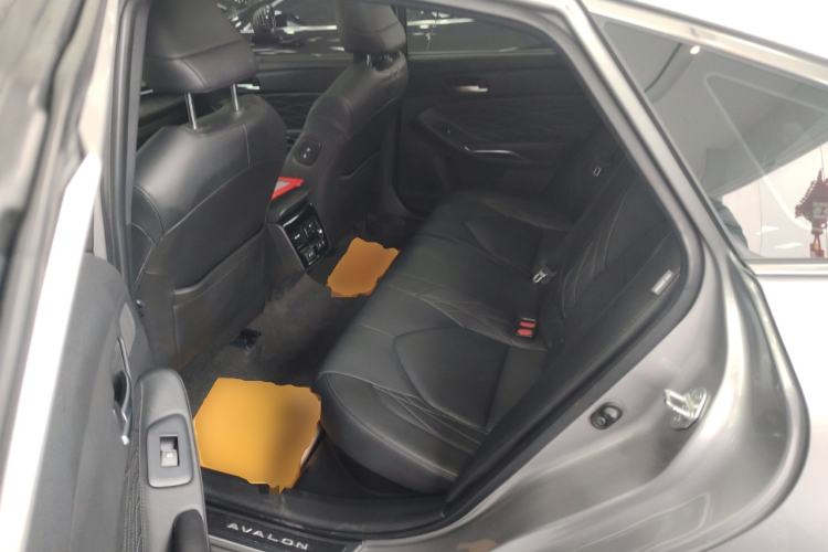 Used Toyota Avalon 2019 Dual-Engine 2.5L XLE Prestige Version China VI Standard Interior 4