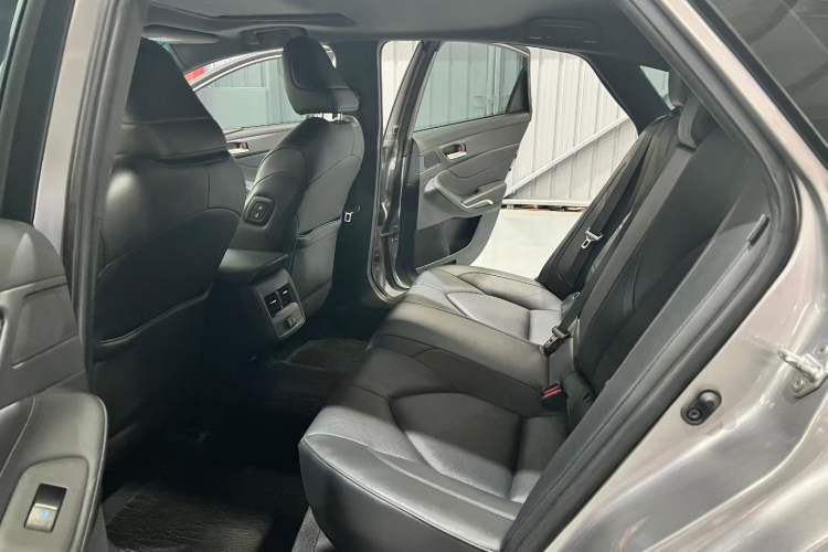 Used Toyota Avalon 2019 2.0L Luxury Edition China VI Standard Interior 7