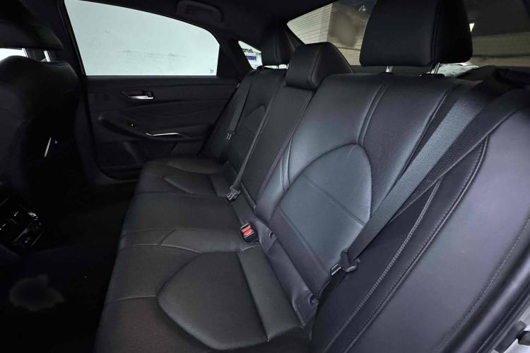 Used Toyota Avalon 2019 2.0L XLE Premium Edition China VI Interior 8