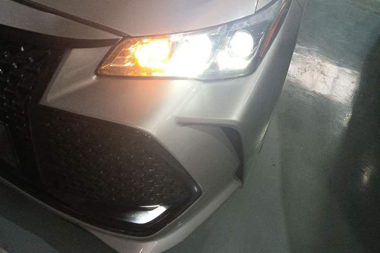 Used Toyota Avalon 2019 2.0L Luxury Edition China VI Standard Left Front Headlight