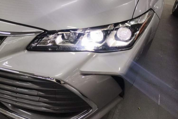 Used Toyota Avalon 2019 Dual-Engine 2.5L XLE Prestige Version China VI Standard Left Front Headlight