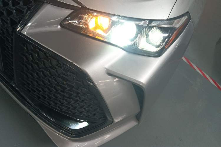 Used Toyota Avalon 2019 2.0L Luxury Edition China VI Standard Left Front Headlight