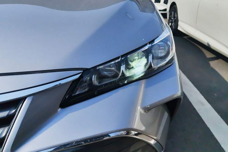 Used Toyota Avalon 2019 2.5L Touring Premium Version China VI Standard Left Front Headlight