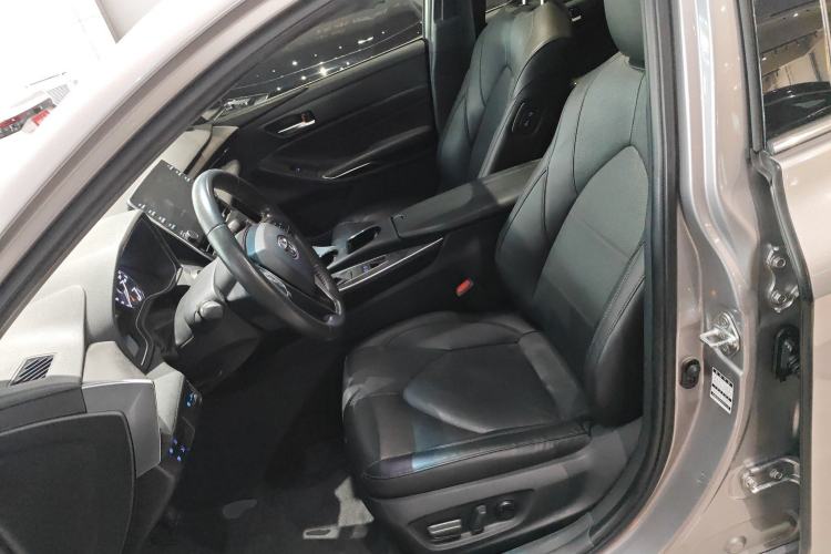 Used Toyota Avalon 2019 2.0L XLE Premium Edition China VI Left Front Seat
