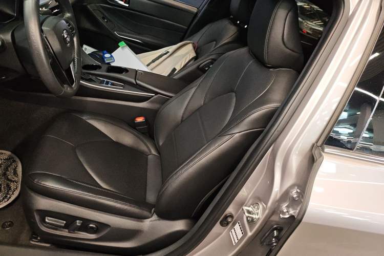 Used Toyota Avalon 2019 Dual-Engine 2.5L Luxury Edition China VI Standard Left Front Seat