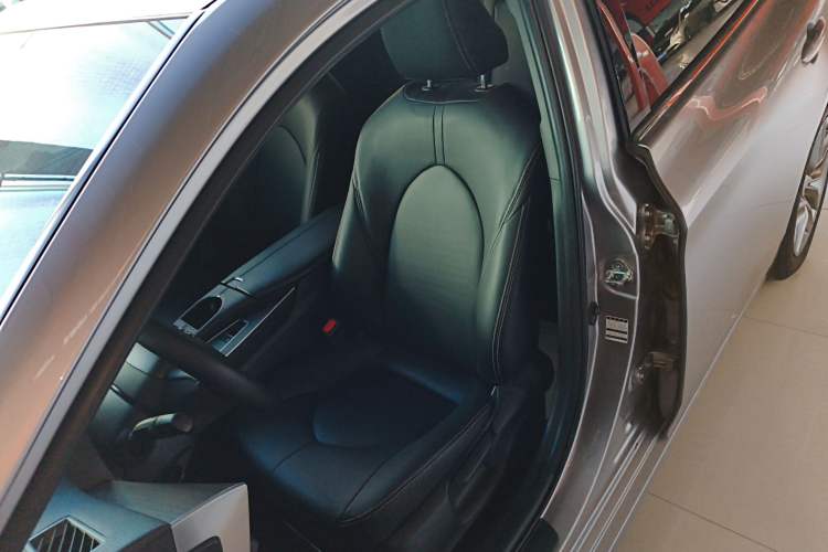 Used Toyota Avalon 2019 2.0L Ambition Edition China VI Left Front Seat
