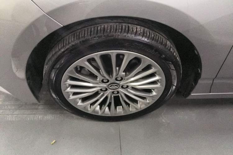 Used Toyota Avalon 2019 Dual-Engine 2.5L XLE Prestige Version China VI Standard Left Front Wheel Hub