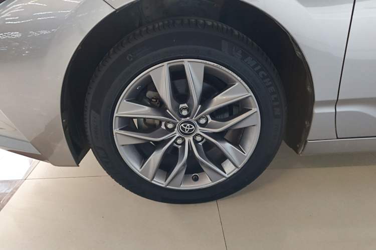 Used Toyota Avalon 2019 2.0L Ambition Edition China VI Left Front Wheel Hub