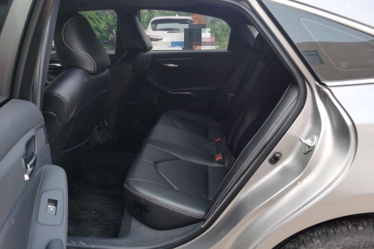 Used Toyota Avalon 2019 2.0L Ambition Edition China VI Left Rear Seat