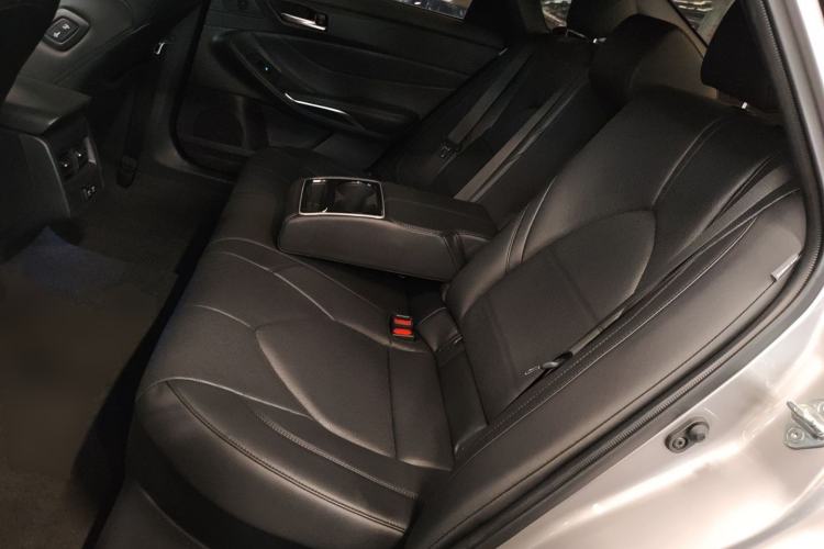 Used Toyota Avalon 2019 Dual-Engine 2.5L Luxury Edition China VI Standard Left Rear Seat