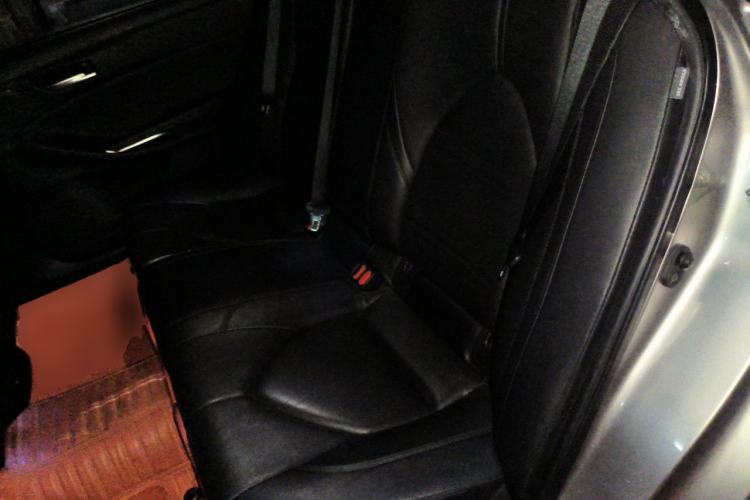 Used Toyota Avalon 2019 2.0L XLE Premium Edition China VI Left Rear Seat