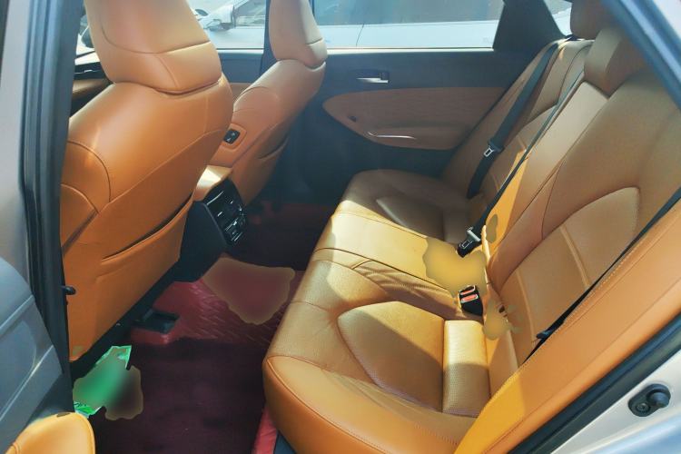 Used Toyota Avalon 2019 2.5L Touring Premium Version China VI Standard Left Rear Seat