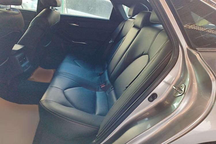 Used Toyota Avalon 2019 2.0L Ambition Edition China VI Left Rear Seat
