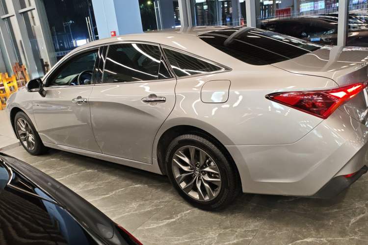Used Toyota Avalon 2019 Dual-Engine 2.5L Luxury Edition China VI Standard Left Side