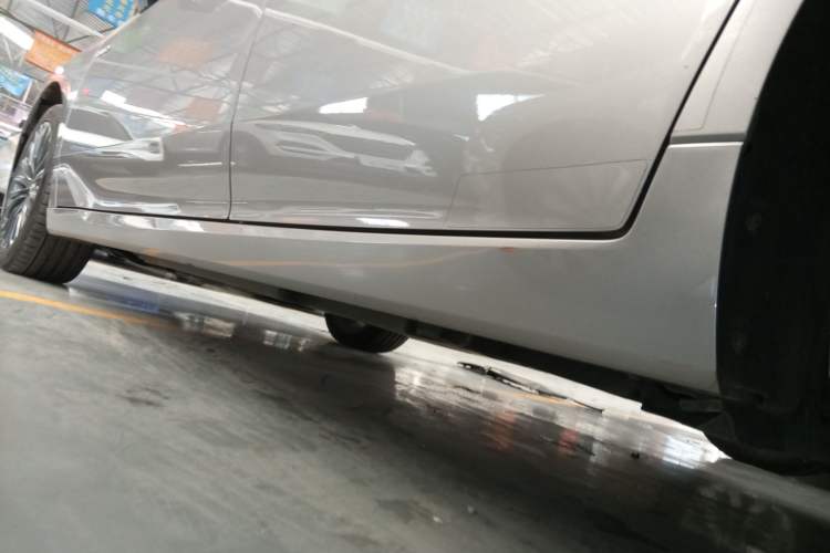 Used Toyota Avalon 2019 Dual-Engine 2.5L XLE Prestige Version China VI Standard Left Side Sill