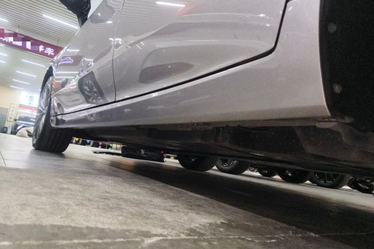 Used Toyota Avalon 2019 Dual-Engine 2.5L XLE Prestige Version China VI Standard Left Side Sill