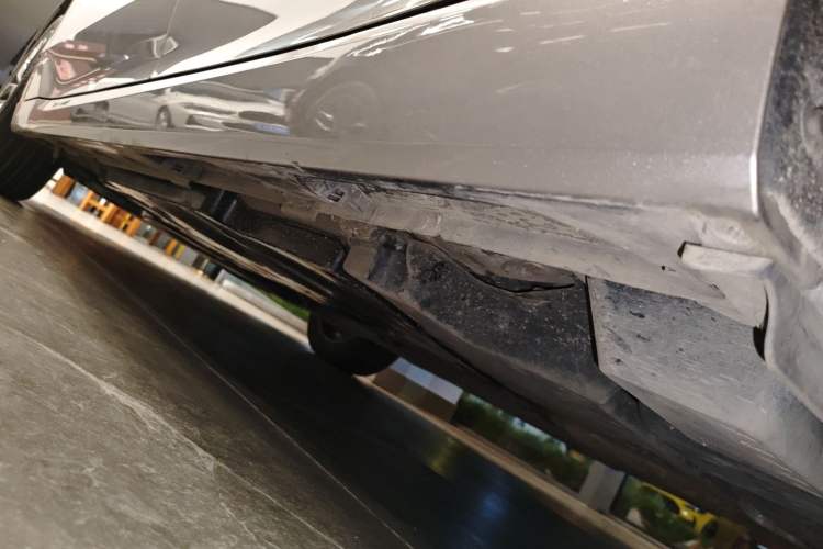 Used Toyota Avalon 2019 Dual-Engine 2.5L Luxury Edition China VI Standard Left Side Sill