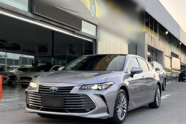 Used Toyota Avalon 2019 Dual-Engine 2.5L XLE Prestige Version China VI Standard