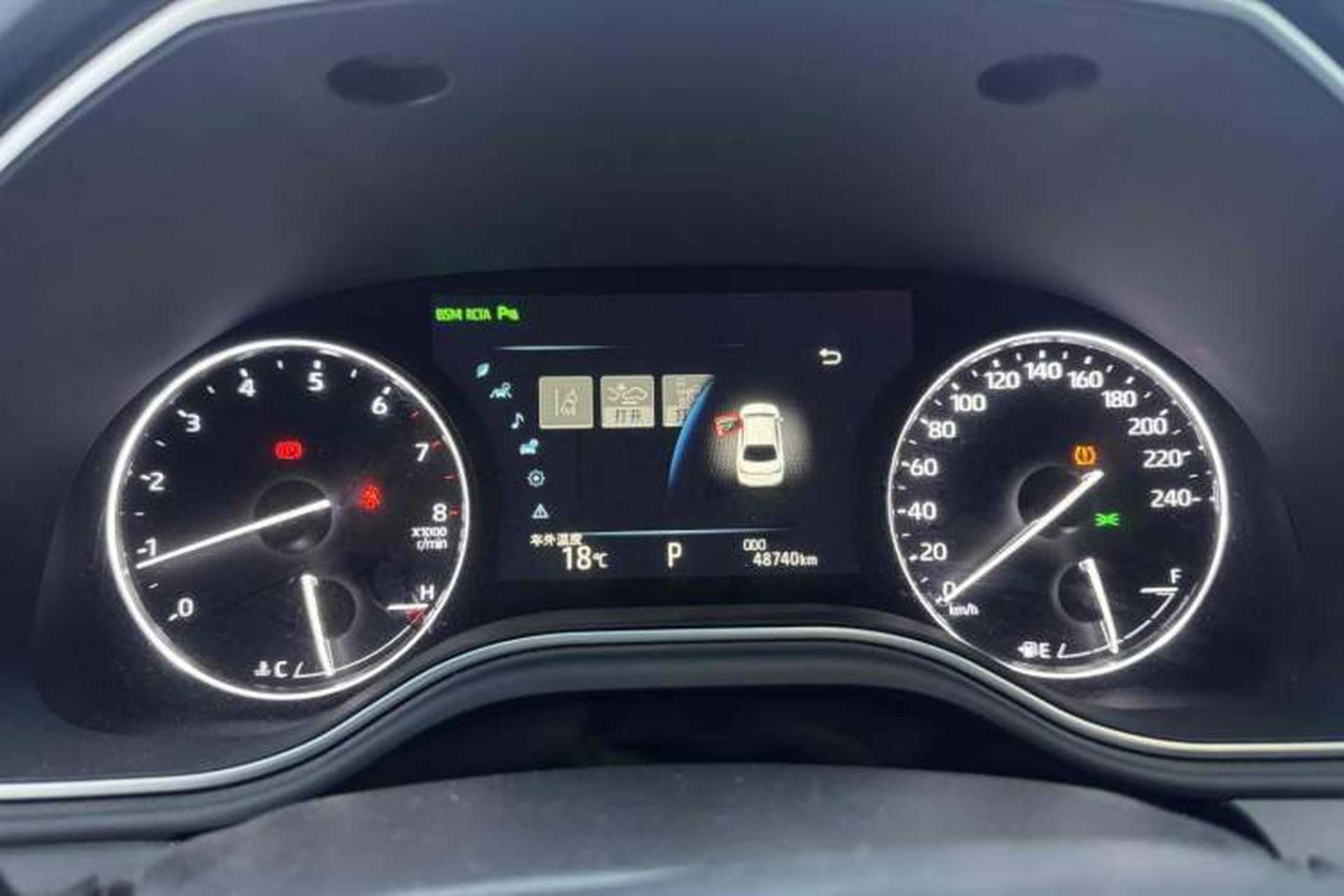 Used Toyota Avalon 2019 2.0L XLE Premium Edition China VI Odometer Close Up