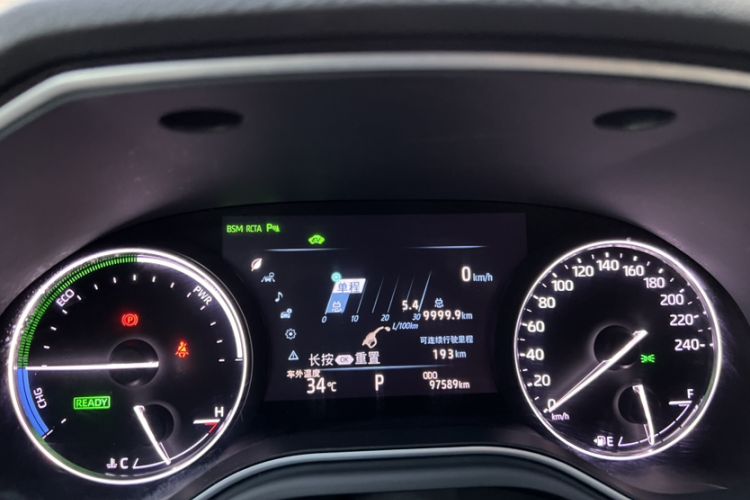 Used Toyota Avalon 2019 Dual-Engine 2.5L XLE Prestige Version China VI Standard Odometer Close Up