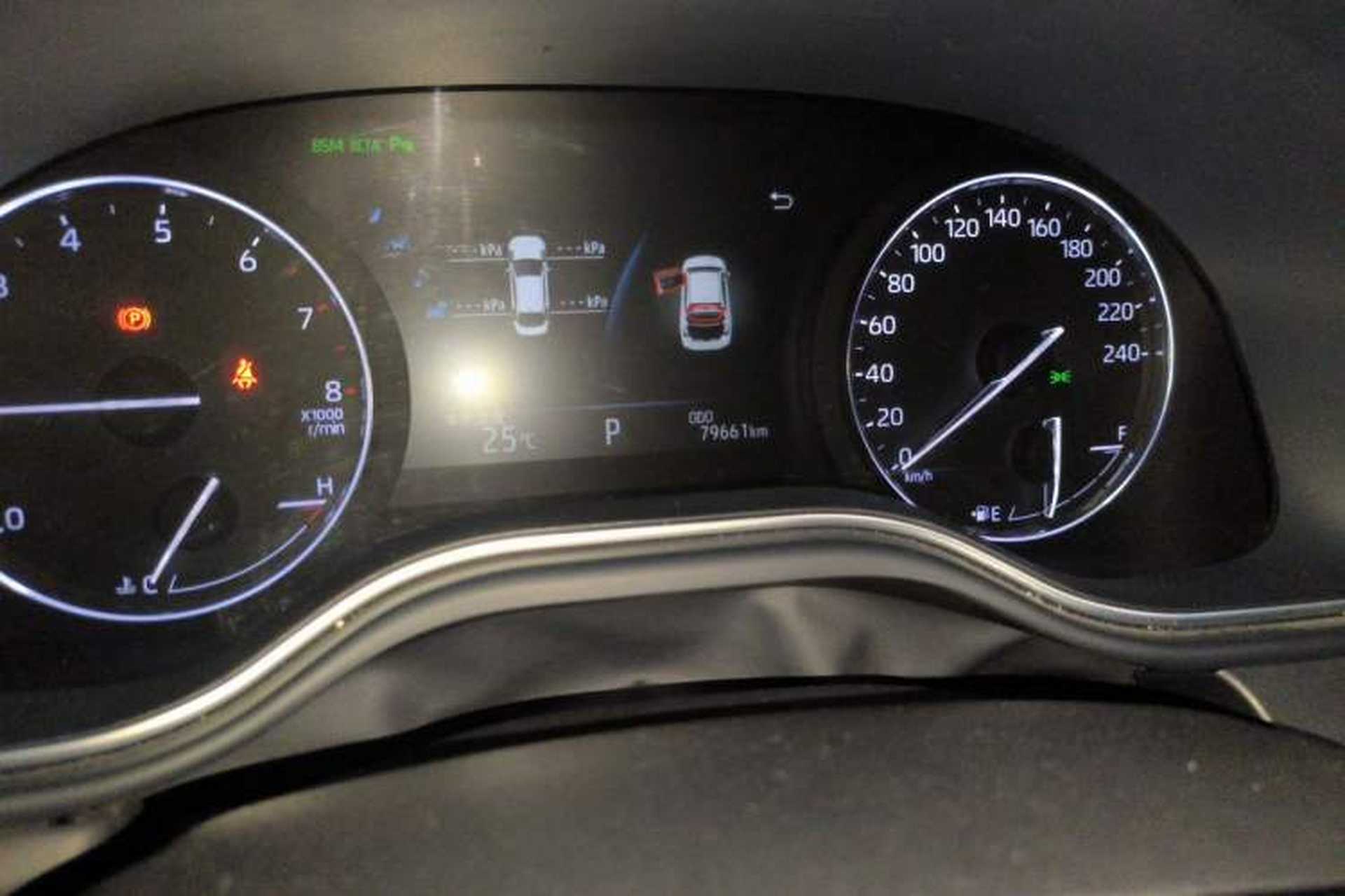 Used Toyota Avalon 2019 2.0L XLE Premium Edition China VI Odometer Close Up
