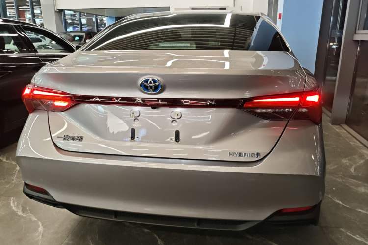 Used Toyota Avalon 2019 Dual-Engine 2.5L Luxury Edition China VI Standard Rear