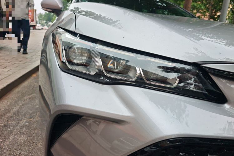 Used Toyota Avalon 2019 Dual-Engine 2.5L XLE Prestige Version China VI Standard Right Front Headlight