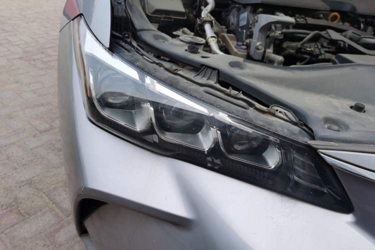 Used Toyota Avalon 2019 2.0L Ambition Edition China VI Right Front Headlight