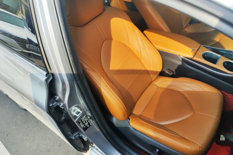 Used Toyota Avalon 2019 2.5L Touring Premium Version China VI Standard Right Front Seat