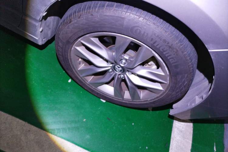 Used Toyota Avalon 2019 2.0L Luxury Edition China VI Standard Right Front Wheel Hub