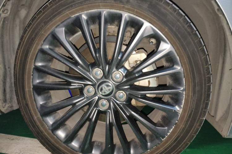 Used Toyota Avalon 2019 2.0L XLE Premium Edition China VI Right Front Wheel Hub