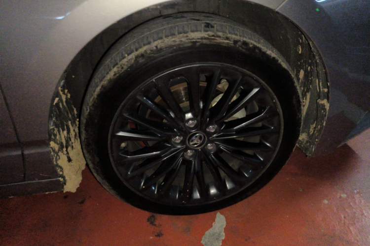 Used Toyota Avalon 2019 2.0L XLE Premium Edition China VI Right Front Wheel Hub