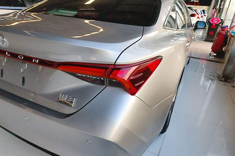 Used Toyota Avalon 2019 2.0L Ambition Edition China VI Right Rear Taillight