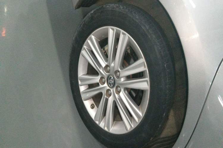 Used Toyota Avalon 2019 2.0L Luxury Edition China VI Standard Right Rear Wheel Hub