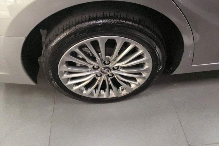 Used Toyota Avalon 2019 Dual-Engine 2.5L XLE Prestige Version China VI Standard Right Rear Wheel Hub