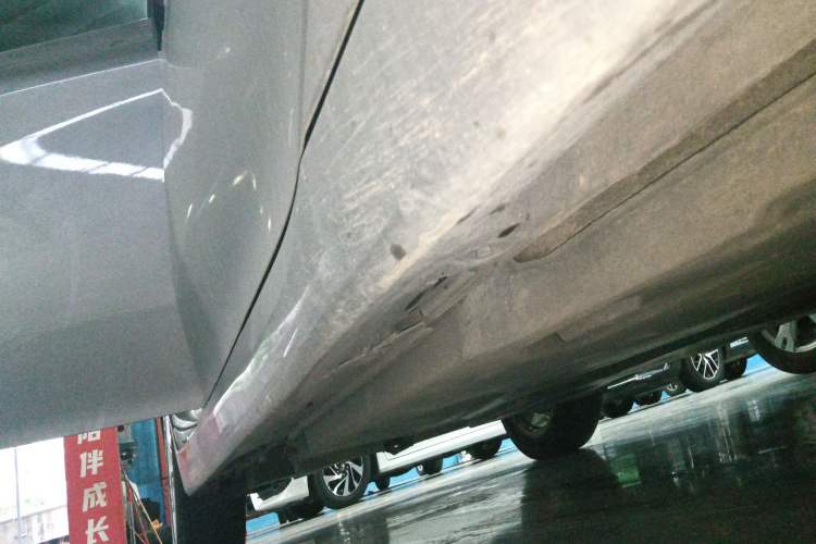 Used Toyota Avalon 2019 2.0L Luxury Edition China VI Standard Right Side Sill