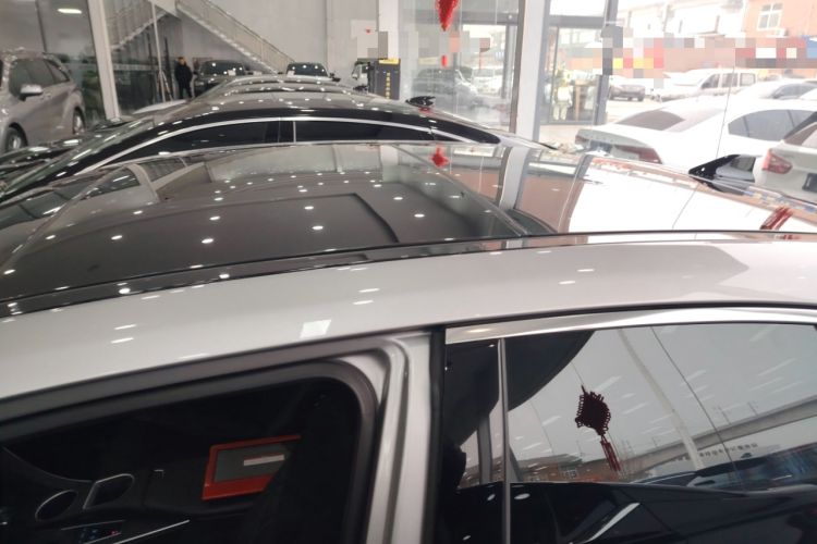 Used Toyota Avalon 2019 Dual-Engine 2.5L XLE Prestige Version China VI Standard Roof