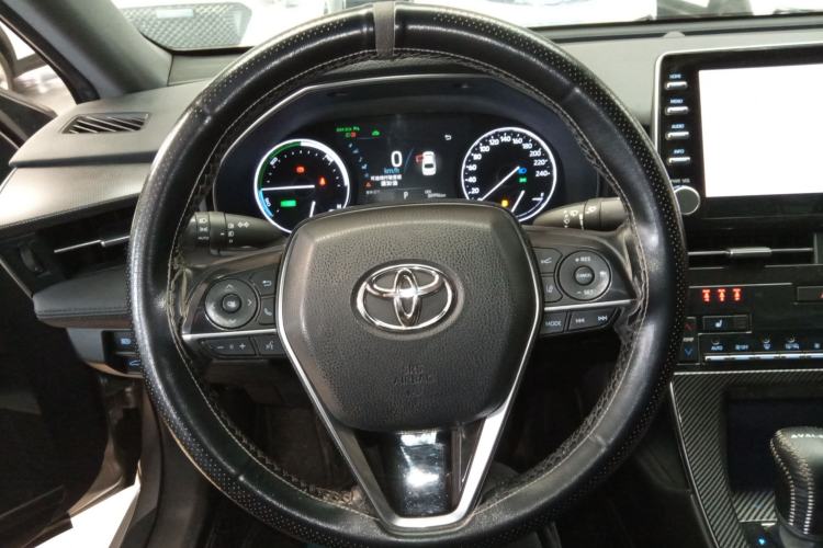 Used Toyota Avalon 2019 Dual-Engine 2.5L XLE Prestige Version China VI Standard Steering Wheel