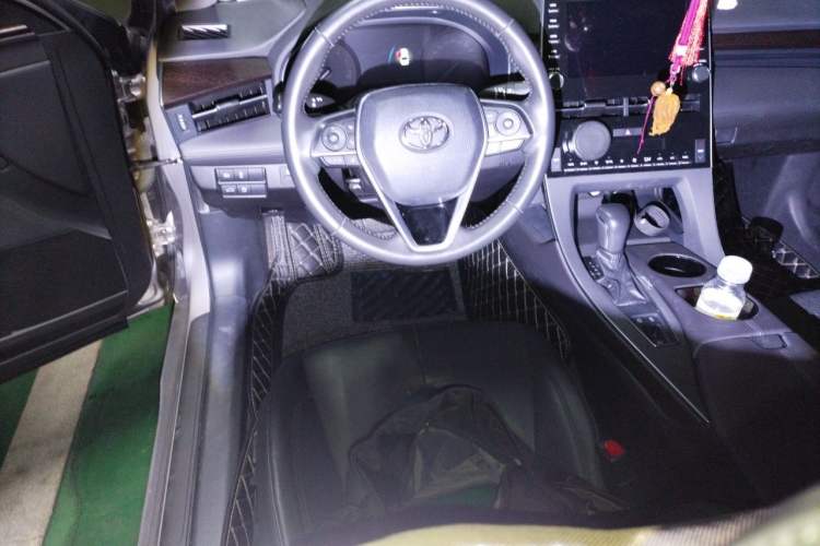 Used Toyota Avalon 2019 2.0L Luxury Edition China VI Standard Steering Wheel