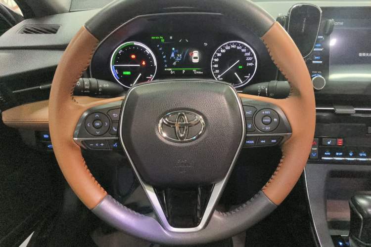 Used Toyota Avalon 2019 Dual-Engine 2.5L XLE Prestige Version China VI Standard Steering Wheel