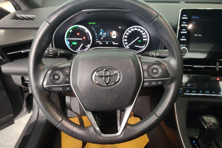 Used Toyota Avalon 2019 Dual-Engine 2.5L XLE Prestige Version China VI Standard Steering Wheel