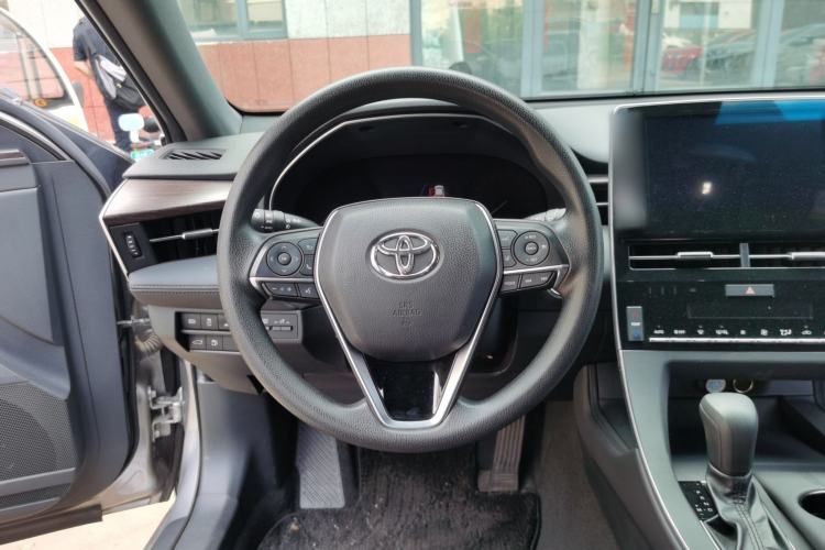 Used Toyota Avalon 2019 2.0L Ambition Edition China VI Steering Wheel