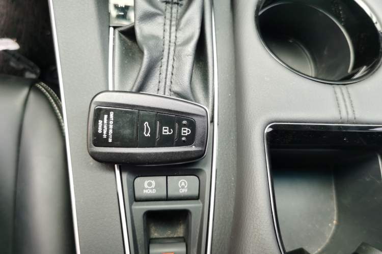 Used Toyota Avalon 2019 2.0L Ambition Edition China VI Vehicle Key