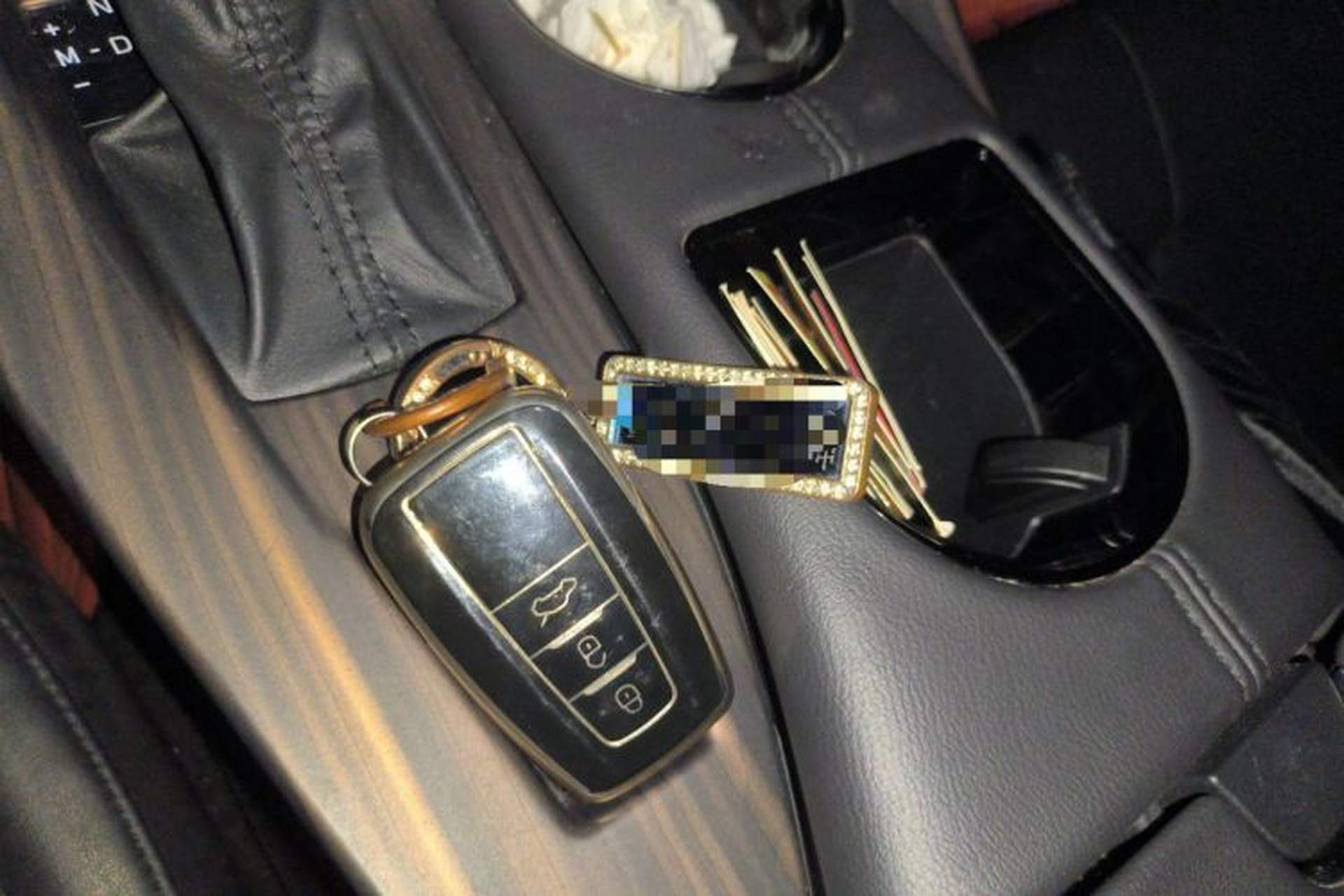 Used Toyota Avalon 2019 2.0L XLE Premium Edition China VI Vehicle Key